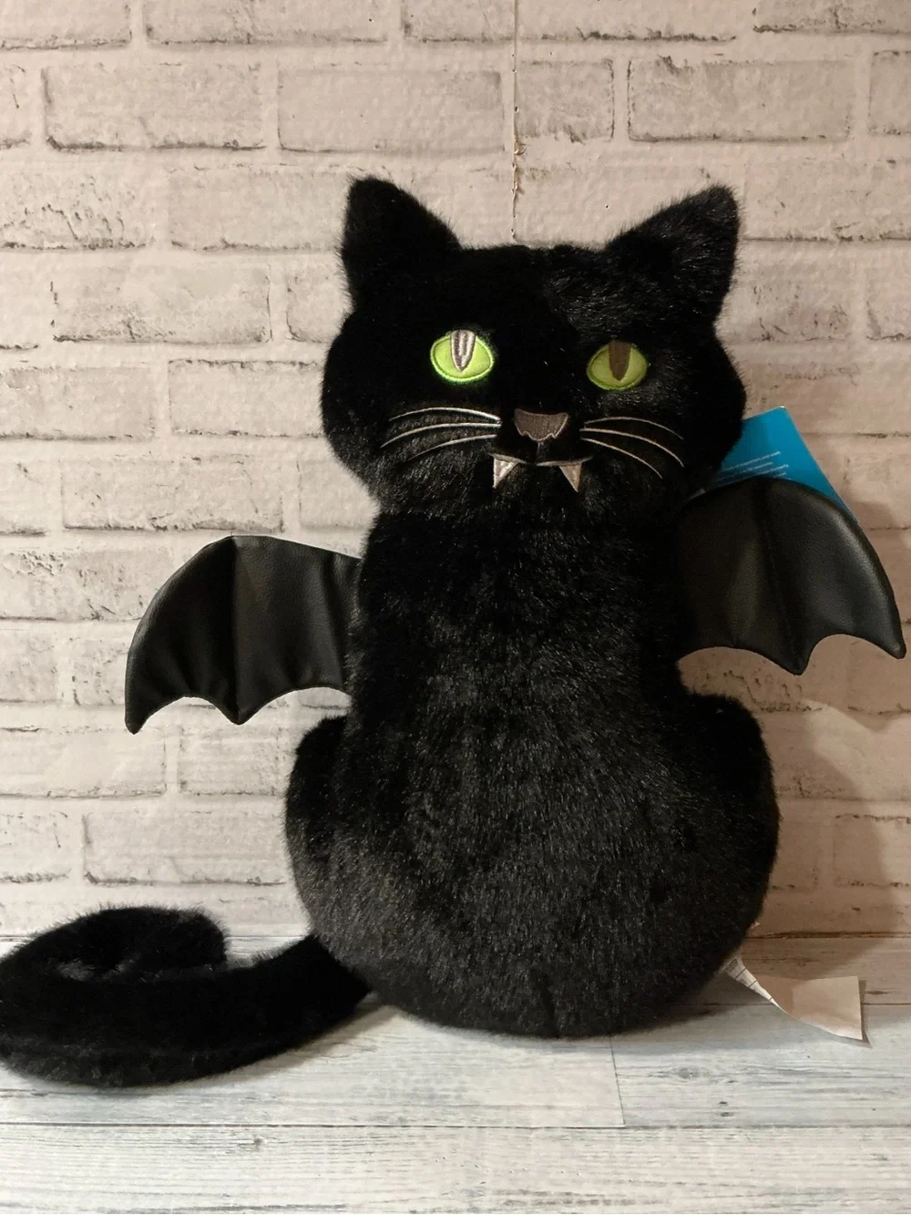 Humane World for Animals nwt black